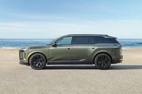 レクサス初の3列シート電動SUV「TZ」がデビューの画像