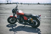 ボディーサイズ：全長×全幅×全高＝2185×840×1160mm
	ホイールベース：1465mm
	重量：199kg
	エンジン：853cc 空冷4ストローク V型2気筒 OHV 2バルブ
	最高出力：55ps（40.4kW）/6250rpm
	最大トルク：62Nm（6.3kgm）/3000rpm
	価格：131万7600円