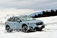 2017年5月に販売が開始された新型「XV」は、「インプレッサXV」と名乗っていた初代モデルから数えて3代目にあたる。エンジンは2リッターと1.6リッターをラインナップ。駆動方式は全車AWD（全輪駆動）となる。