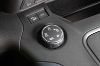 雪道や泥道、砂地などの路面状況に応じてスロットルやトラクションコントロールの制御が変わる「アドバンスドグリップコントロール」を装備する。