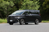 2025年1月31日に販売が開始されたミニバン「トヨタ・アルファード」の特別架装車「アルファードSpacious Lounge（スペーシャスラウンジ）」。同モデルは「ノア」「ヴォクシー」「ランドクルーザー“300”」などを製造するトヨタ自動車の関連会社、トヨタ車体が開発を行った。