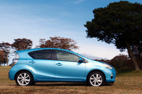 トヨタ、小型量産HVの「AQUA」を参考出品の画像