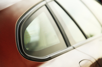 「V60クロスカントリー」には、グロッシーブラックのサイドウィンドウトリムが採用されている。