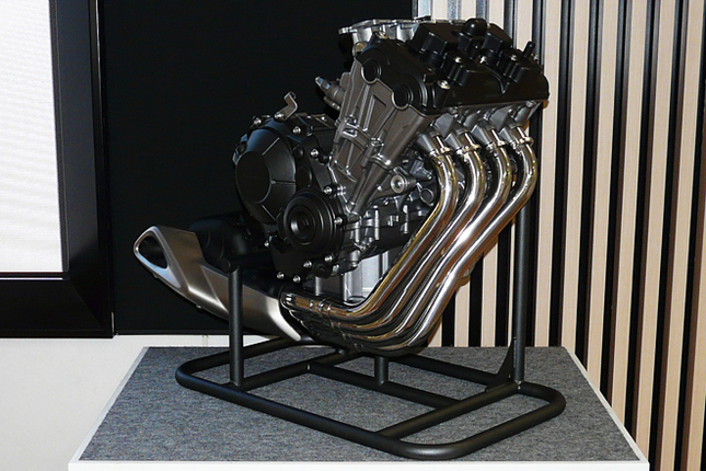 ホンダが発表した、バイク用の水冷650cc直4エンジン。