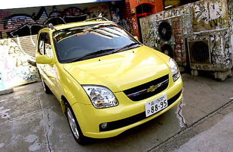 �V�{���[�E�N���[�Y1.5�@LT 2WD�i4AT)�c�c165.3���~GM�ƃX�Y�L�������J�������~�jSUV�A�u�V�{���[�N���[�Y...