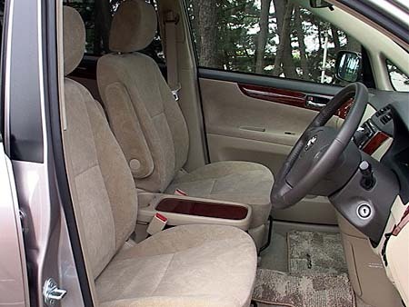 トヨタ・イプサム240u（7人乗り/4WD）（4AT）【ブリーフテスト