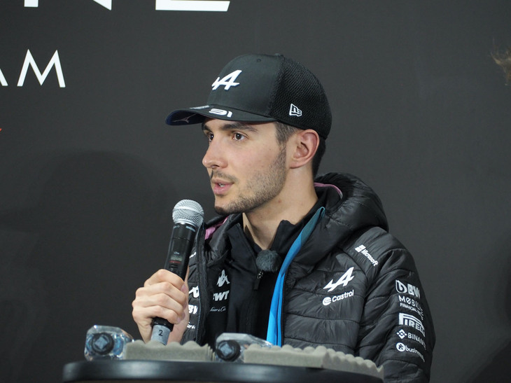 雨の2021年ハンガリーGPでは初優勝、さらに2022年の日本GPはやはり雨のなかで4位入賞と、雨との相性がいいオコン選手。今週末の鈴鹿も雨の可能性があることから、上位入賞も期待できるかもしれない。