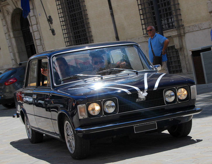 「フィアット124」は、かつてジョルジョさんの祖父のものだった。モデル末期の1972年に登場した1.6リッターツインカム仕様の「スペシャルT1600」である。