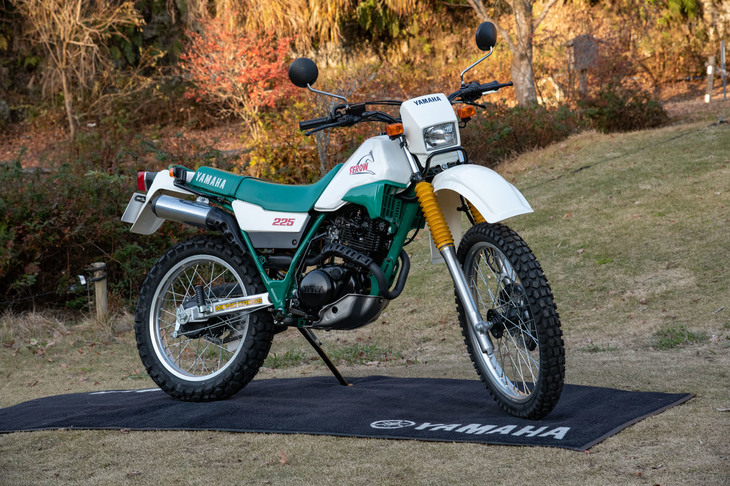 1985年に誕生した「セロー225」。軽量な4ストロークモデル「XT200」のノウハウを生かした、新しいトレールバイクとして開発された。