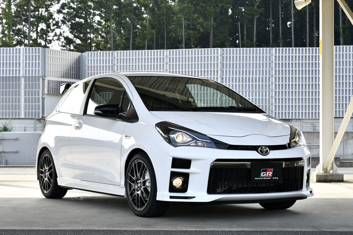 2018年春頃の発売が予定される、「ヴィッツ“GRMN”」。内外装がドレスアップされるほか、エンジンやドライブトレイン、シャシーなどには専用チューンが施される。今回のテスト車はプロトタイプ。