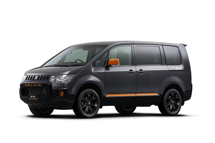 「デリカD：5アクティブギア」（「ACTIVE GEARコンプリートパッケージ」装着車）