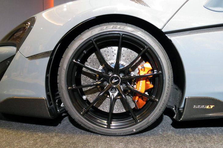 マクラーレン600LT（タイヤ＆ホイール＜フロント＞）