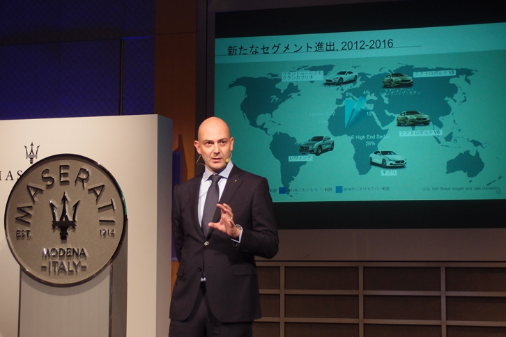 マセラティ ジャパンのグイド・ジョバネッリ社長。発表会の席で、ライバル各社とどう競うのかを聞かれ、「マセラティのクルマは、マセラティらしい独自の個性があることこそ大事。それが好調なセールスにつながると思う」などとコメントした。