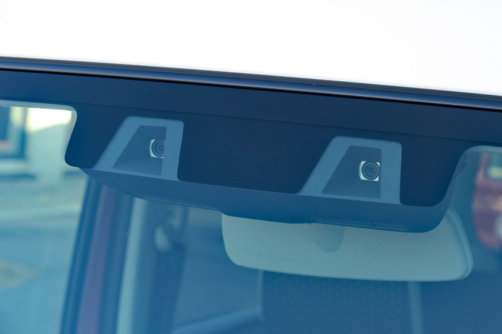 スズキ・ハスラー ハイブリッドXターボ（4WD）（「スズキ セーフティー サポート」のステレオカメラ）