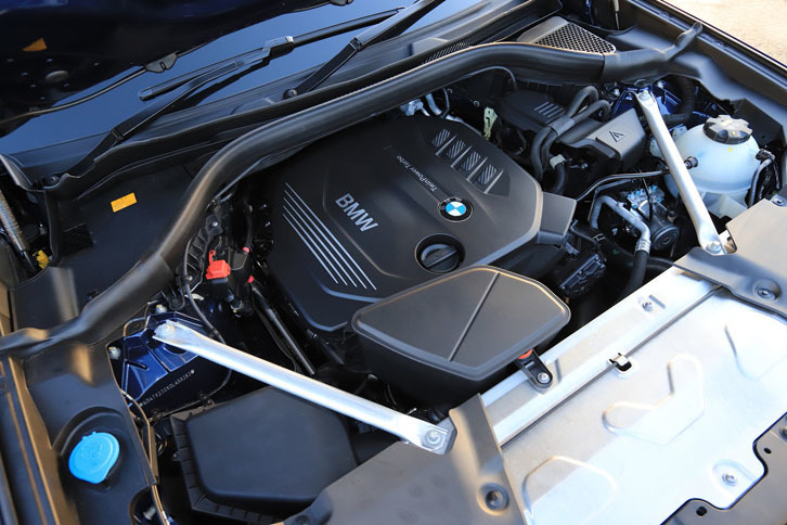 「X3 xDrive20d Mスポーツ」に搭載される2リッター直4ディーゼルターボエンジン。従来型の2リッターディーゼルターボから6psと20Nmアップの、最高出力190ps、最大トルク400Nmを生み出す。
