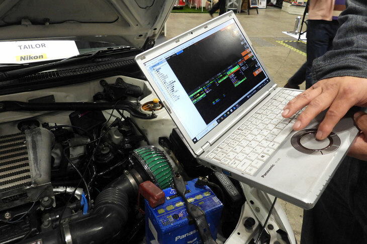 フルコン制御化により、古いクルマでも故障リスクを抑えて乗れるほか、PCとつないで制御を簡単に、より緻密に調整できるようになるとのことだった。