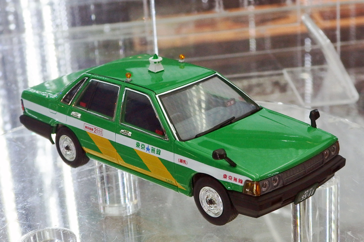 1/43スケールのトミカヴィンテージリミテッドNEO43の新作である「日産セドリック東京無線タクシー」。ベースは「Y31セドリック／グロリア」のセダンだが、4ドアハードトップのモックアップも展示されていたので、今後のバリエーション展開が楽しみだ。発売時期、価格ともに未定。