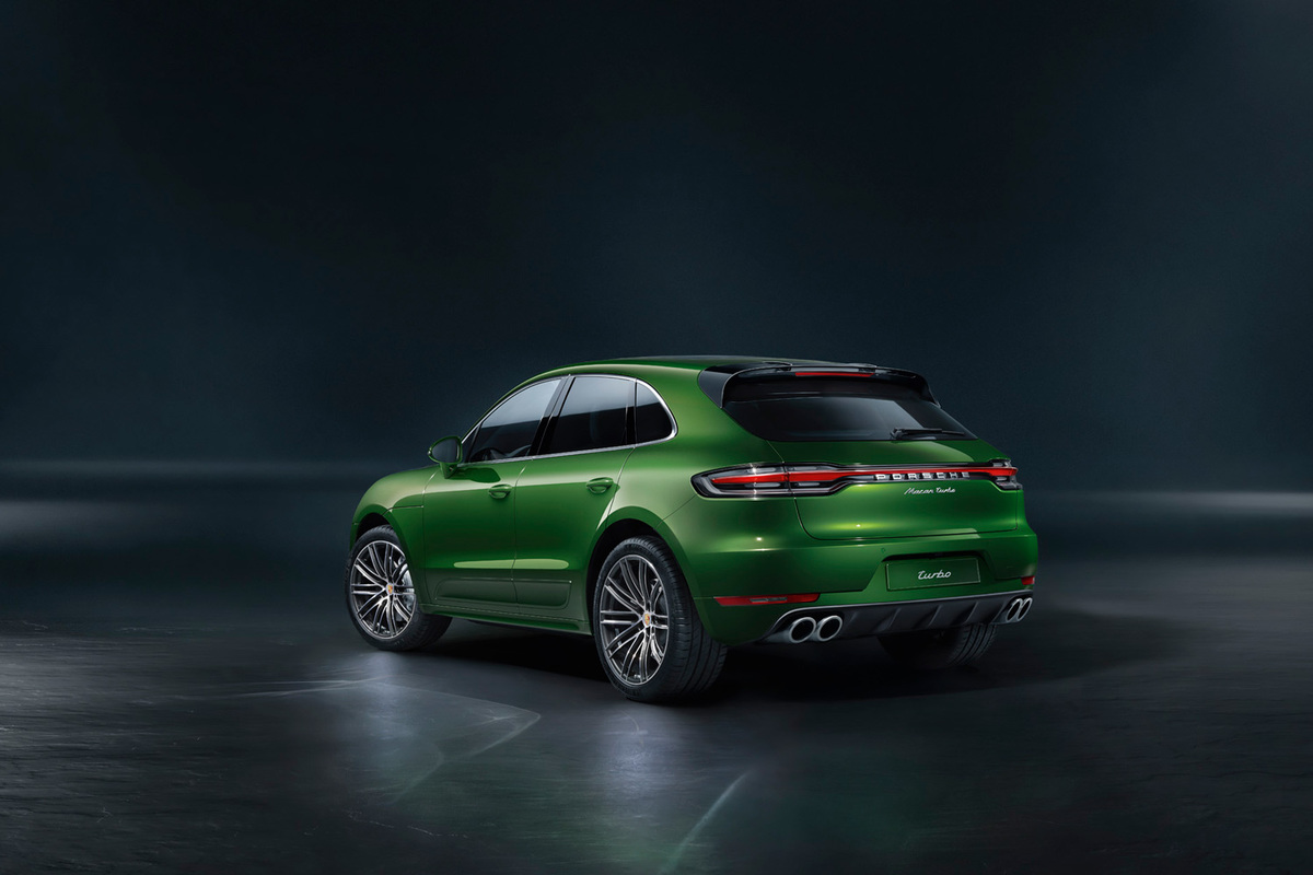 最新型「ポルシェ・マカン ターボ」デビュー 0-100km/h加速タイムは4.3