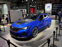 スバルの「Performance-B STIコンセプト」は、水平対向ターボに6段MTを組み合わせるなど、往年のスバルファンを高揚させる内容だが、「こういうモデルを少しでもお安く提供できるよう鋭意開発中です」というエンジニアの言葉に感銘を受けた。