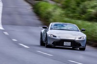 新型ヴァンテージのテストは、ドイツのニュルブルクリンクでも実施された。ターナー氏は「ドライバーへともたらされる確かなフィードバックが確認できた」と車両テスト時の様子を語った。