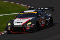 2位のNo.10 GAINER TANAX triple a GT-R（星野一樹／吉田広樹）。予選5位からスタートし、一時はトップ争いを演じたが及ばず。