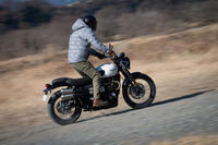 最高出力は65ps。前年までのモデルより10psのパワーアップが図られている。