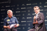 サプライズゲストとして、サッカー日本代表元監督のフィリップ・トルシエ氏（写真右）も登壇。フィッツパトリック氏（写真左）と対談を行った。