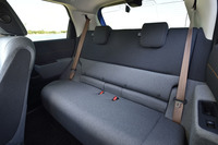 ソファーをイメージしたという2人掛けのリアシート。「ホンダe」の乗車定員は、全車4人になっている。