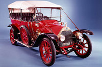 バッティスタにとって最初期の作となる「フィアット12/15HPゼーロ」（1912年）。ゼーロは、「メーカーが販売するのはローリングシャシーのみで、ボディーはコーチビルダーにつくらせるのが当たり前」だった時代に、4ドアトルペードのボディーを制式としていた点で画期的なクルマだった。そのトルペードボディーをデザインしたのが、若かりし頃のバッティスタだった。