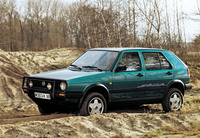 1990年「フォルクスワーゲン・ゴルフ カントリー」。1.8リッター直4エンジン＋フルタイム4WDの「ゴルフ シンクロ」がベース。日本では110台が限定販売された。