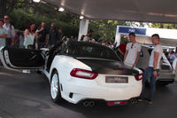 アバルトのスタンドで。