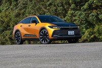 2022年9月1日に発売された新型「トヨタ・クラウン」。ボディーは「クロスオーバー」「エステート」「スポーツ」「セダン」の全4タイプが用意されている。