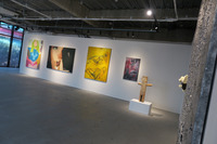 会場にはアートスペース（写真）やカフェ／バーも設けられている。