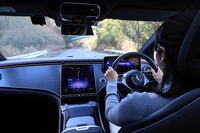 コーナーをリズムよく駆け抜けてみても、タイヤがよじれてハンドル操作への反応が遅れたり、あるいはたわんでアクセル／ブレーキ操作に対する応答が遅れたりといったところがない。