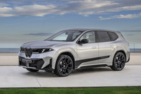 2025年9月にドイツ・ミュンヘンで開催された「IAAモビリティー2025」において、初披露されたBMWの新型電動SAV（スポーツ・アクティビティ・ビークル）「iX3」。BMWがノイエクラッセ（新しいクラス）と紹介する第1弾モデルである。