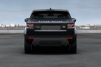 「レンジローバー イヴォーク」に黒いボディーカラーの特別仕様車の画像