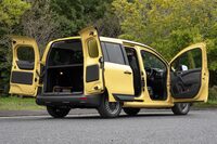 高い機能性と実用性を備えながら、フランス車ならではの華やかな雰囲気も併せ持つ「カングー」。その魅力は新型でも健在だ。（写真：向後一宏）