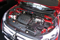 三菱、新型SUVの「エクリプス クロス」を発売の画像