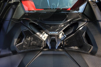 新型「NSX」には3.5リッターターボエンジンと合計3基のモーターからなるハイブリッドシステムが搭載されており、最高出力581ps、最大トルク65.8kgmを発生する。