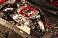 日産、足まわりを中心に「GT-R」の走りを強化の画像