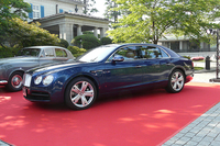 V8エンジン搭載「フライングスパー」日本初公開の画像