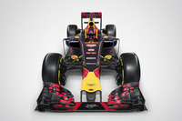 今回のパートナー契約により、アストンマーティンのブランドロゴがF1マシン「レッドブルRB12」のフロントノーズなどに掲出される。