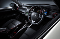 「カローラ フィールダー」に赤が特徴の特別仕様車の画像