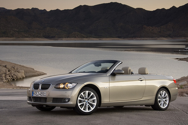  335iカブリオレ BMW335iカブリオレ(FR/6AT)【海外試乗記】 クーペ以上の贅沢 - webCG