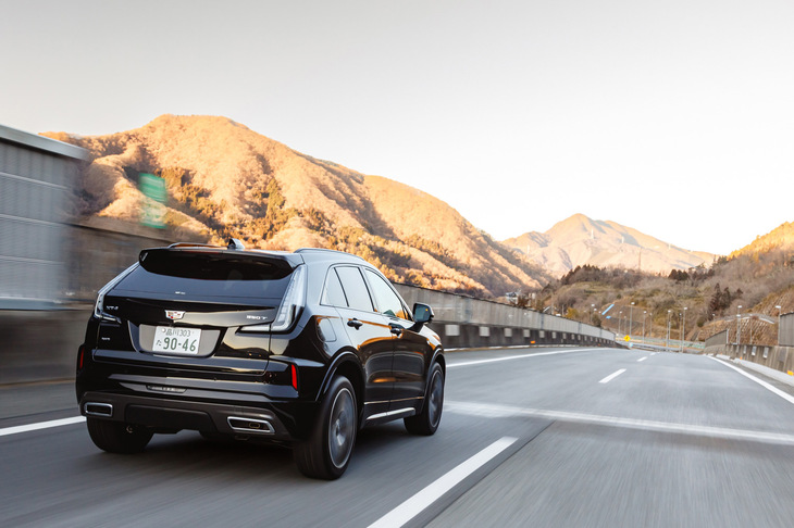 「キャデラックXT4」は、カンザス工場のラインをBEVに移行させるため、2025年1月をもっての生産終了がアナウンスされている。日本でも、このマイナーチェンジ版が最終モデルとなる。