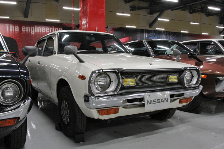 1975年「日産チェリーF-II 1400 4ドアGL」。1970年に日産初のFF車として誕生した初代チェリーが1974年にフルモデルチェンジを果たし、チェリーF-IIを名乗った。最近寄贈されたというこの個体は、フルオリジナルのワンオーナー車だそうで、程度も極上である。