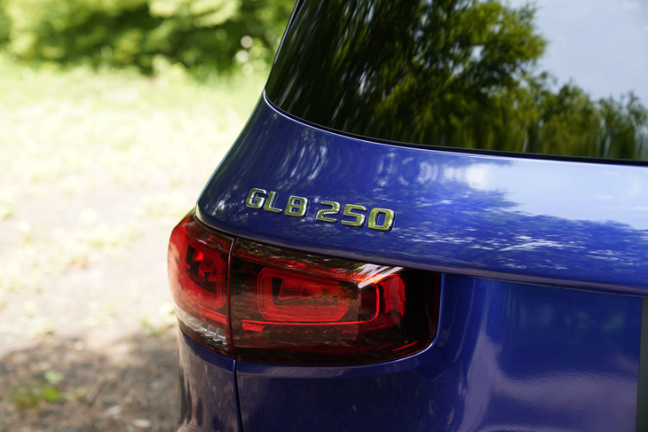 メルセデス・ベンツGLB250 4MATICスポーツ（リアコンビランプ）