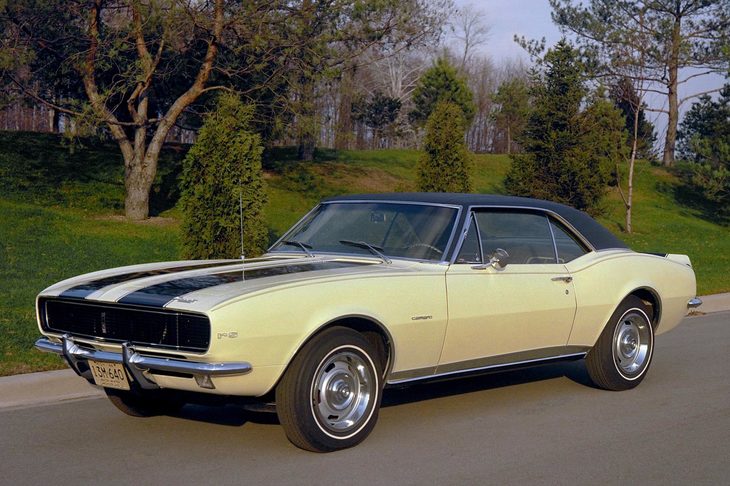 「マスタング」のライバルである「シボレー・カマロ」は1966年に登場。レースでもしのぎを削り、SCCA Trans-Amでは1968年、1969年と2度にわたりマスタングを打ち負かした。