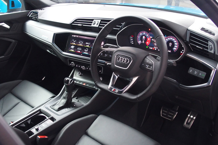 アウディQ3スポーツバック（インテリア）