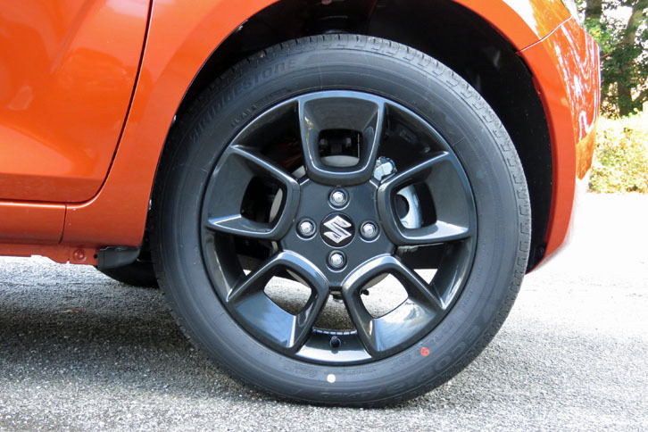 スズキ・イグニス ハイブリッドMZ（アルミホイール）